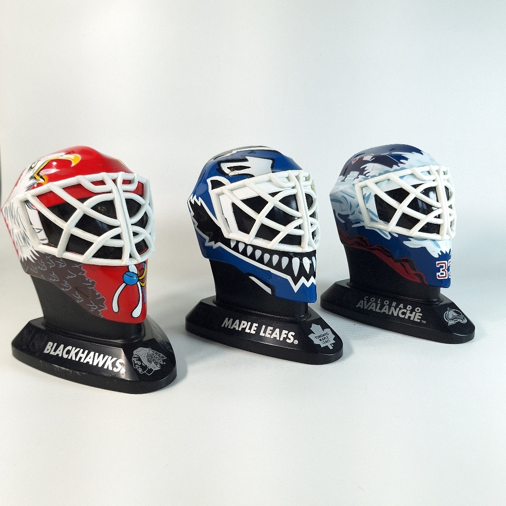 Avalanche Blackhawks Maple Leafs NHL Hockey Goalie Masks Helmet Statue, Set Of 3